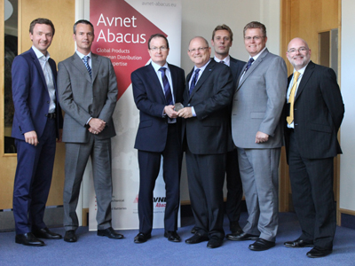 foto Avnet Abacus recibe el premio al mejor distribuidor de Amphenol en Europa.